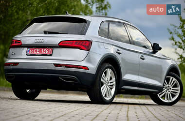 Позашляховик / Кросовер Audi Q5 2020 в 