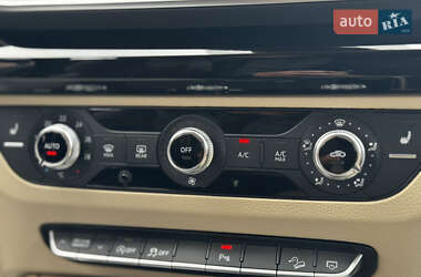 Позашляховик / Кросовер Audi Q5 2020 в 