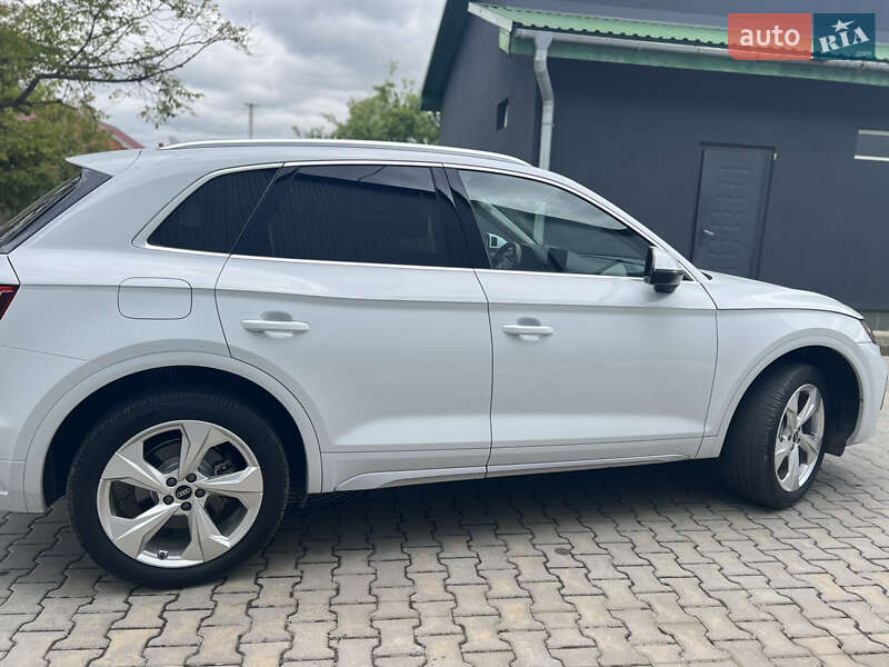 Позашляховик / Кросовер Audi Q5 2021 в Стрию