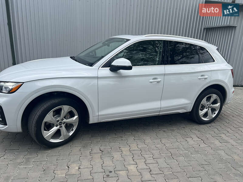 Позашляховик / Кросовер Audi Q5 2021 в Стрию