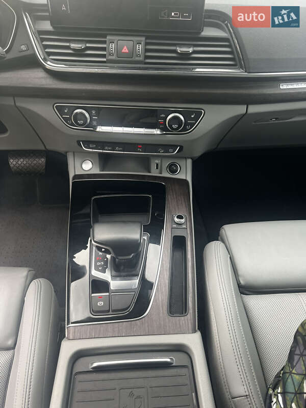Позашляховик / Кросовер Audi Q5 2021 в Стрию