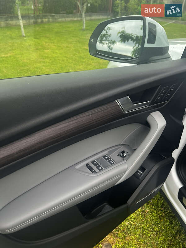Позашляховик / Кросовер Audi Q5 2021 в Стрию