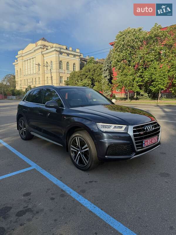 Внедорожник / Кроссовер Audi Q5 2018 в Киеве