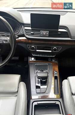 Внедорожник / Кроссовер Audi Q5 2018 в 