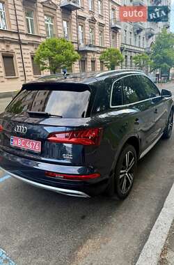 Внедорожник / Кроссовер Audi Q5 2018 в 