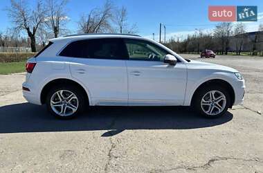 Позашляховик / Кросовер Audi Q5 2019 в 