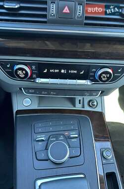 Позашляховик / Кросовер Audi Q5 2019 в 