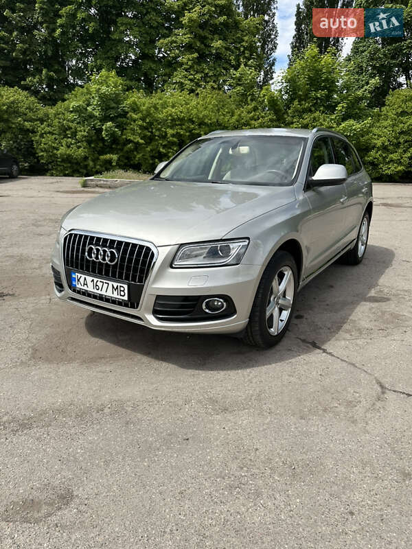 Внедорожник / Кроссовер Audi Q5 2012 в 