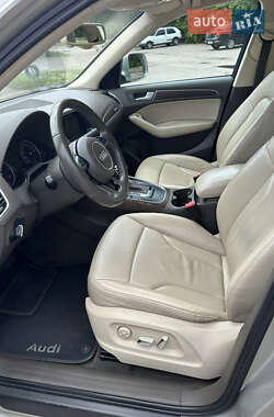 Внедорожник / Кроссовер Audi Q5 2012 в 