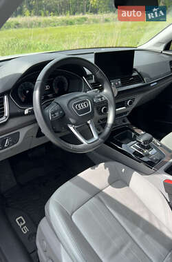 Внедорожник / Кроссовер Audi Q5 2022 в 