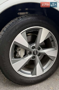 Внедорожник / Кроссовер Audi Q5 2023 в 