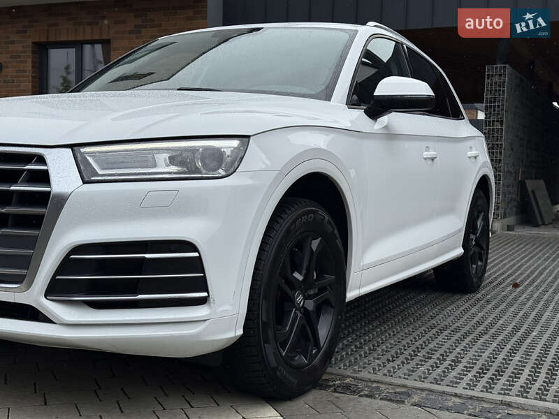 Позашляховик / Кросовер Audi Q5 2018 в Львові