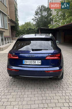 Внедорожник / Кроссовер Audi Q5 2017 в 