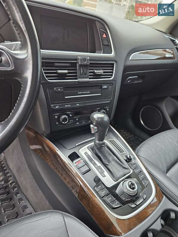 Внедорожник / Кроссовер Audi Q5 2010 в Киеве