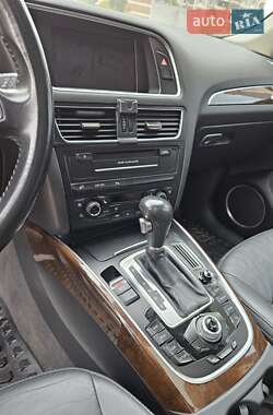 Внедорожник / Кроссовер Audi Q5 2010 в 