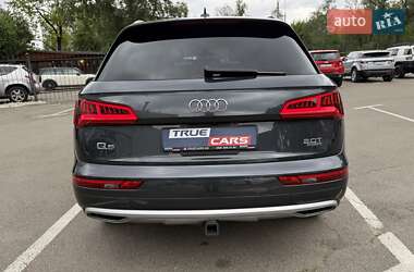 Внедорожник / Кроссовер Audi Q5 2018 в 