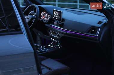 Внедорожник / Кроссовер Audi Q5 2018 в 
