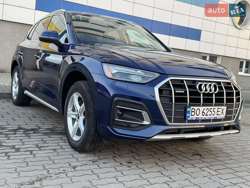 Внедорожник / Кроссовер Audi Q5 2021 в 