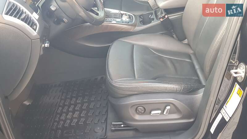 Внедорожник / Кроссовер Audi Q5 2015 в Городке