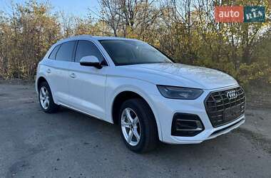 Позашляховик / Кросовер Audi Q5 2021 в 