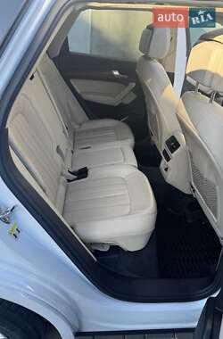 Позашляховик / Кросовер Audi Q5 2021 в 