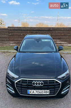 Внедорожник / Кроссовер Audi Q5 2021 в 