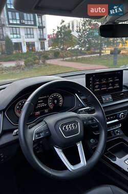 Внедорожник / Кроссовер Audi Q5 2021 в 