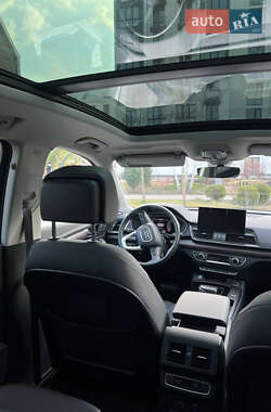 Внедорожник / Кроссовер Audi Q5 2021 в 