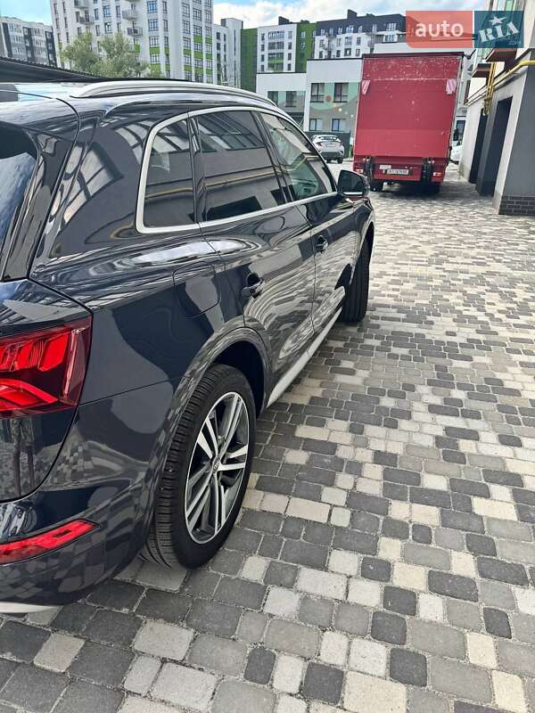 Внедорожник / Кроссовер Audi Q5 2017 в Ивано-Франковске