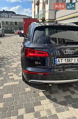 Внедорожник / Кроссовер Audi Q5 2017 в 