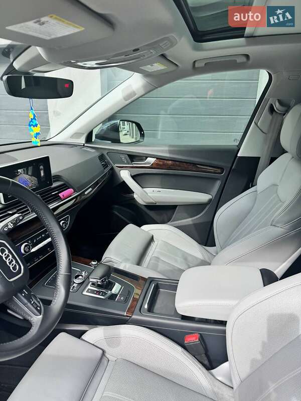 Внедорожник / Кроссовер Audi Q5 2017 в Ивано-Франковске