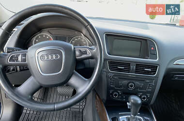 Внедорожник / Кроссовер Audi Q5 2010 в 
