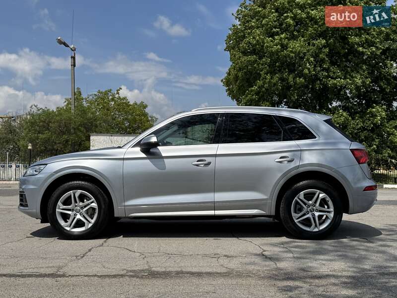 Внедорожник / Кроссовер Audi Q5 2019 в Киеве