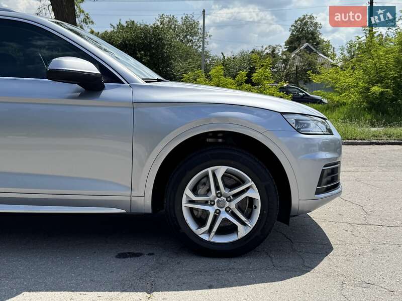 Внедорожник / Кроссовер Audi Q5 2019 в Киеве