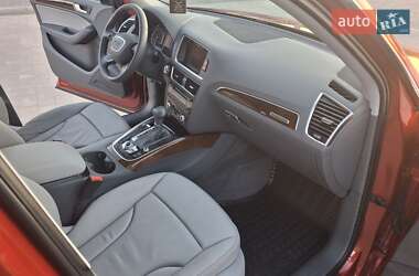 Позашляховик / Кросовер Audi Q5 2015 в 