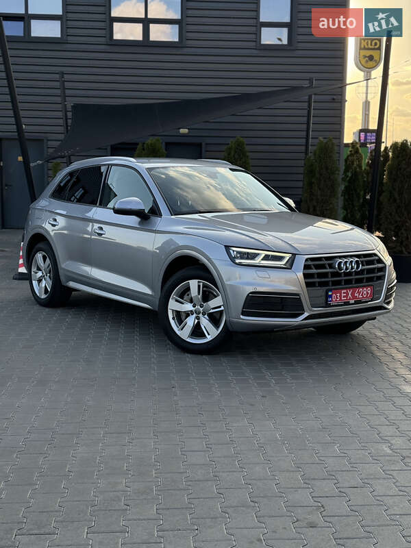 Позашляховик / Кросовер Audi Q5 2018 в 