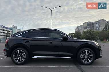 Внедорожник / Кроссовер Audi Q5 2021 в 