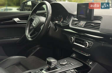 Внедорожник / Кроссовер Audi Q5 2018 в 