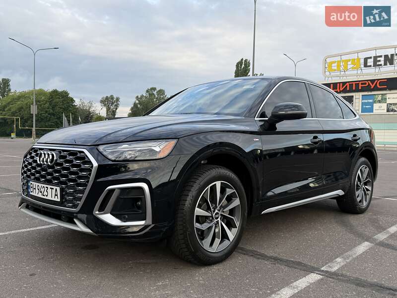 Внедорожник / Кроссовер Audi Q5 2021 в 