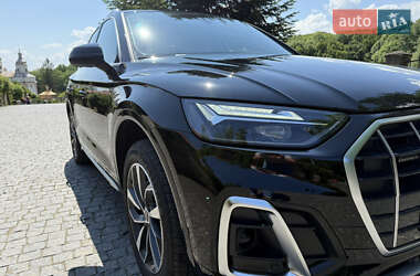Позашляховик / Кросовер Audi Q5 2021 в 