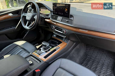 Позашляховик / Кросовер Audi Q5 2021 в 