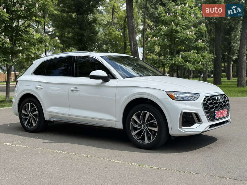 Внедорожник / Кроссовер Audi Q5 2021 в Киеве