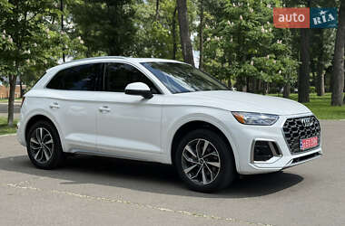 Внедорожник / Кроссовер Audi Q5 2021 в 