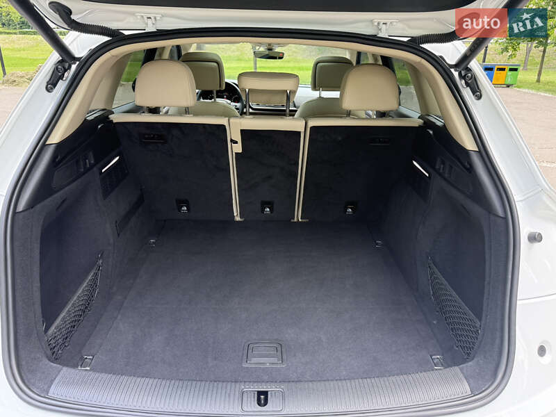 Внедорожник / Кроссовер Audi Q5 2021 в Киеве