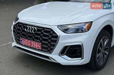 Внедорожник / Кроссовер Audi Q5 2021 в 