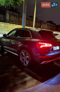 Внедорожник / Кроссовер Audi Q5 2018 в 