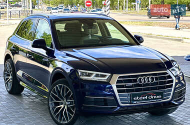 Внедорожник / Кроссовер Audi Q5 2017 в 
