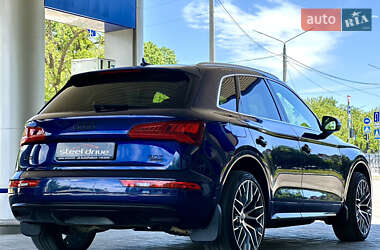 Внедорожник / Кроссовер Audi Q5 2017 в 