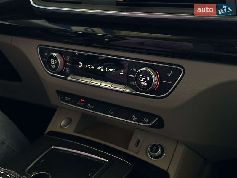 Внедорожник / Кроссовер Audi Q5 2017 в Николаеве