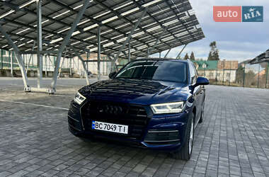 Внедорожник / Кроссовер Audi Q5 2018 в 